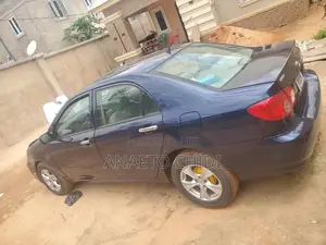 Toyota Corolla LE 2005 Blue