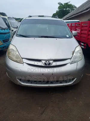 Toyota Sienna 2008 Silver