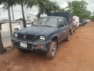 Mitsubishi L200 2004 Blue