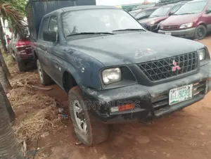 Mitsubishi L200 2004 Blue