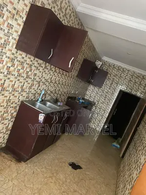 3bdrm Block of Flats in Ajila Road 3, Elebu for rent