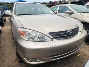 Toyota Camry 2004 Gold