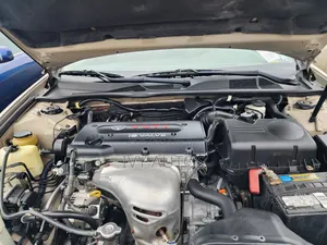 Toyota Camry XLE 4dr Sedan (2.4L 4cyl 4A) 2004 Gold