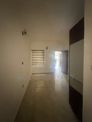 2bdrm Apartment in Lekki Phase 1 for rent