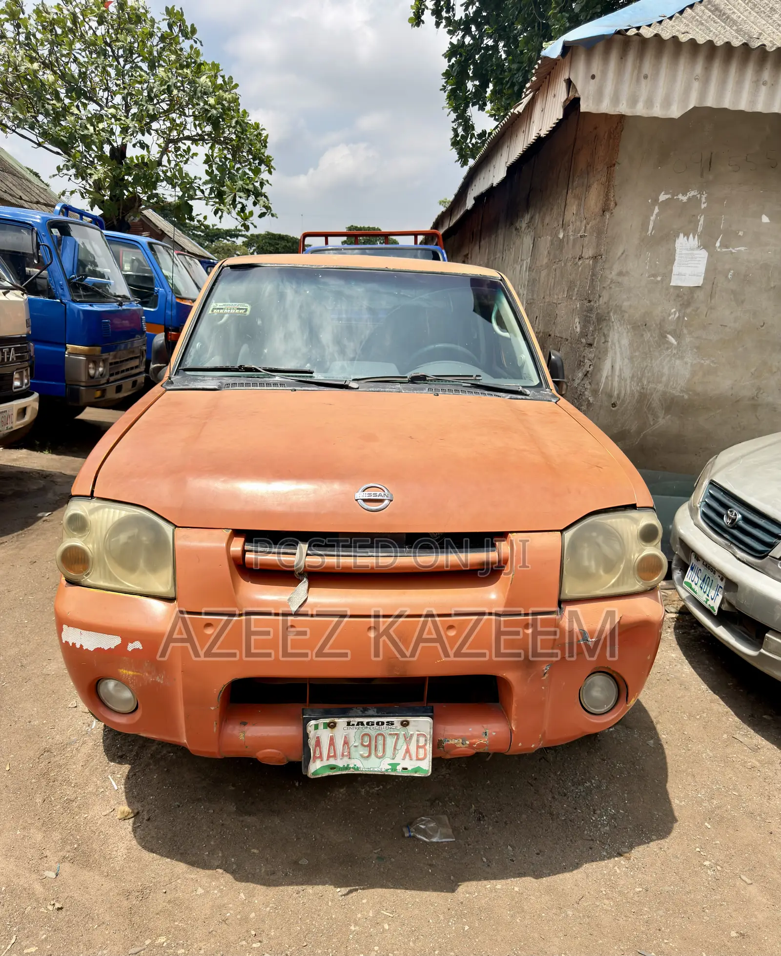Nissan Frontier Automatic 2005 Orange