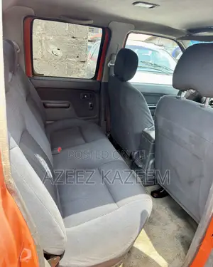 Nissan Frontier Automatic 2005 Orange