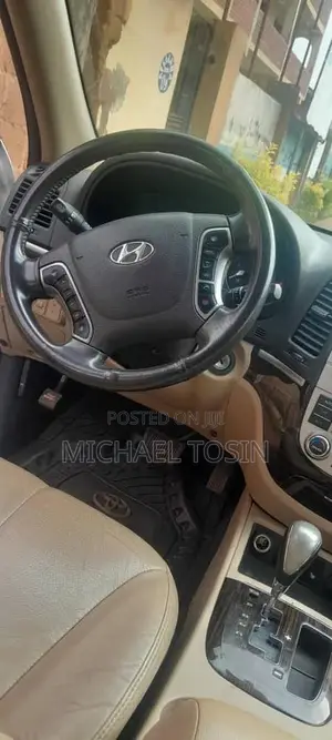 Hyundai Santa Fe 2012 White
