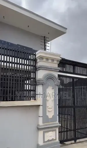5bdrm Duplex in Ajila Road 5, Elebu, for sale