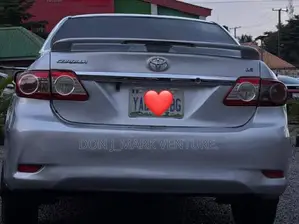 Toyota Corolla 2012 Silver