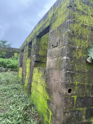 3bdrm Bungalow in Well Built, Oluyole for sale