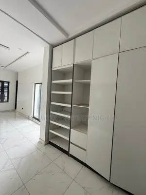 1bdrm Shared Apartment in Ologolo, Lekki for rent