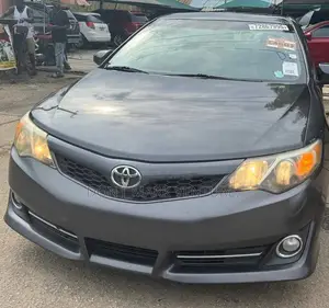 Toyota Camry SE 4dr Sedan (2.5L 4cyl 6A) 2013 Gray