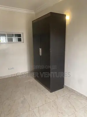 1bdrm Shared Apartment in Lekki Gardens,, Chevron for rent