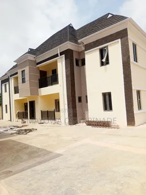 2bdrm Apartment in Ologuneru for rent