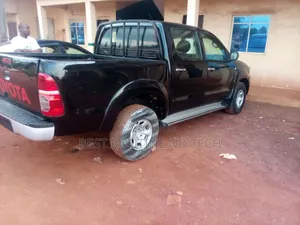 Toyota Hilux 3.0 D-4D 4x4 2013 Black