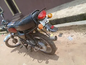 Bajaj Boxer 100 2024 Red