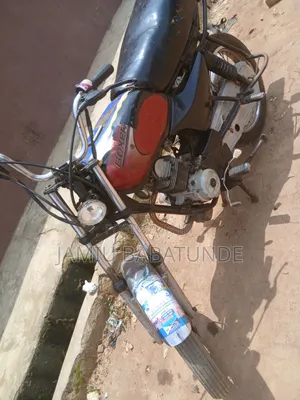 Bajaj Boxer 100 2024 Red