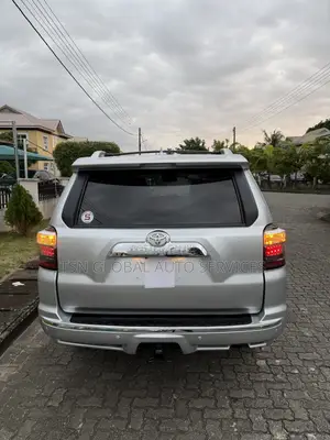 Toyota 4-Runner Limited 4dr 4x4 (4.0L 6cyl 5A) 2017 Silver