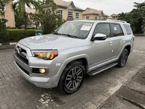 Toyota 4-Runner Limited 4dr 4x4 (4.0L 6cyl 5A) 2017 Silver