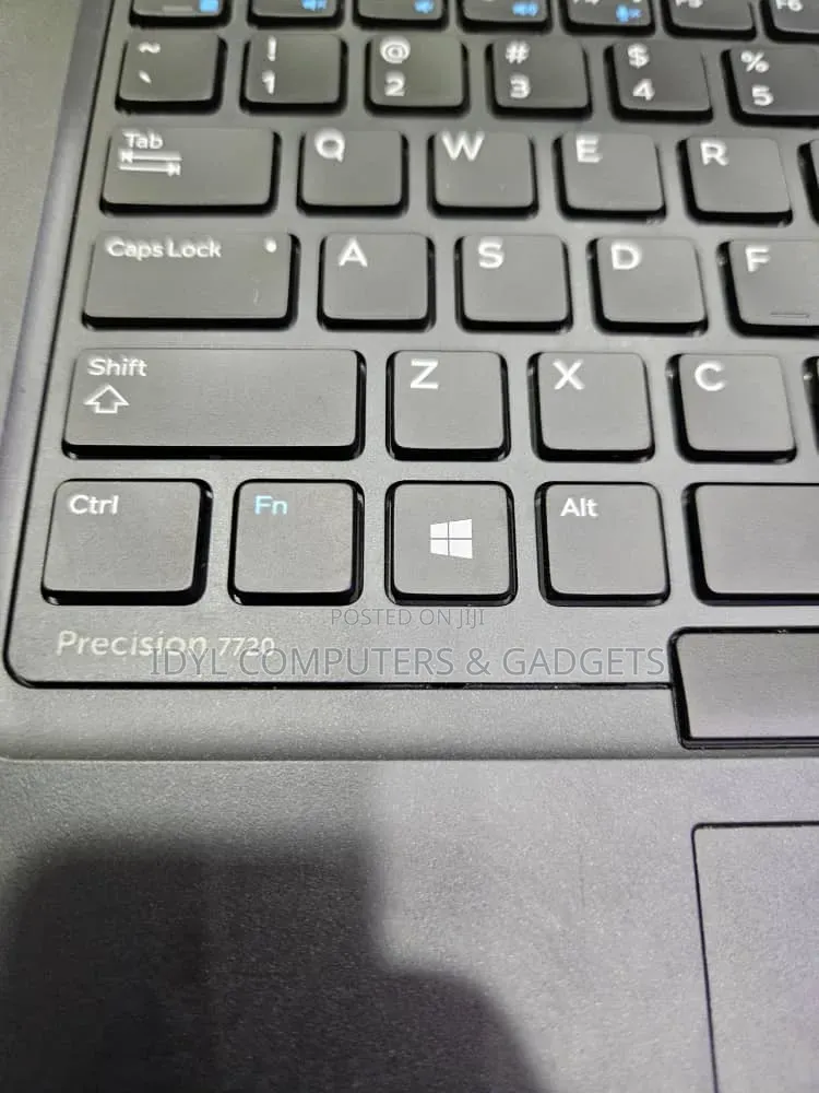 Laptop Dell Precision 17 7720 32GB Intel Core i7 HDD+SSD 512GB