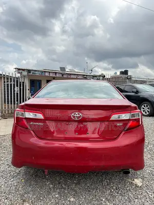 Toyota Camry SE V6 4dr Sedan (3.5L 6cyl 6A) 2013 Red