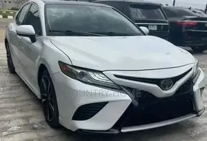 Toyota Camry XSE FWD (2.5L 4cyl 8AM) 2018 Off white