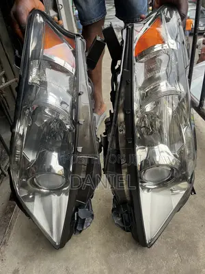 Lexus RX350 2010 Headlamp