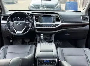 Toyota Highlander Limited 4dr SUV AWD (3.5L 6cyl 6A) 2015 Black