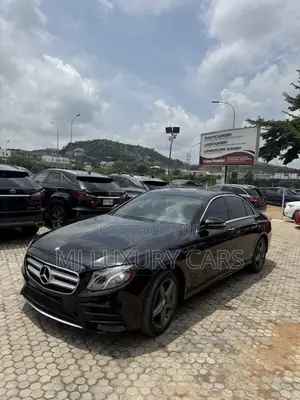 Mercedes-Benz E300 Base RWD Sedan (2.0L 4cyl 9A) 2017 Black