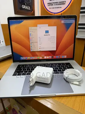 Laptop Apple MacBook Pro 2017 16GB Intel Core Ultra 7 SSD 1T