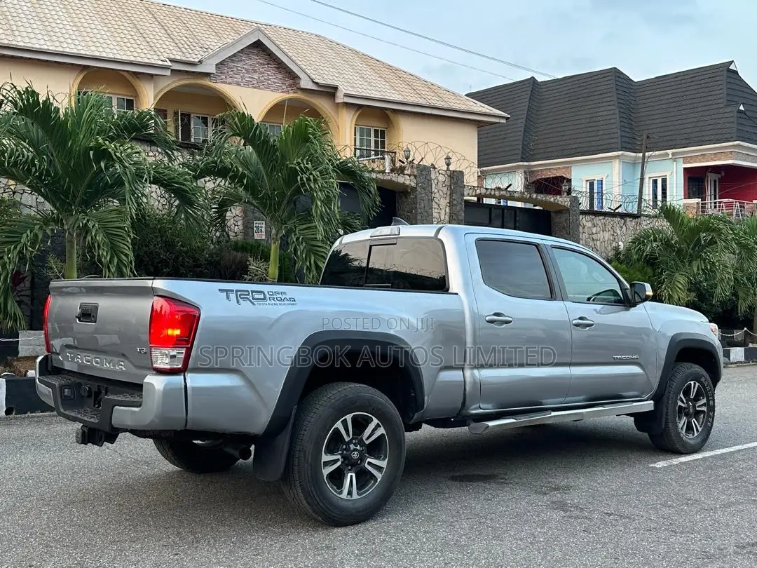 Toyota Tacoma TRD Sport 2017 Silver