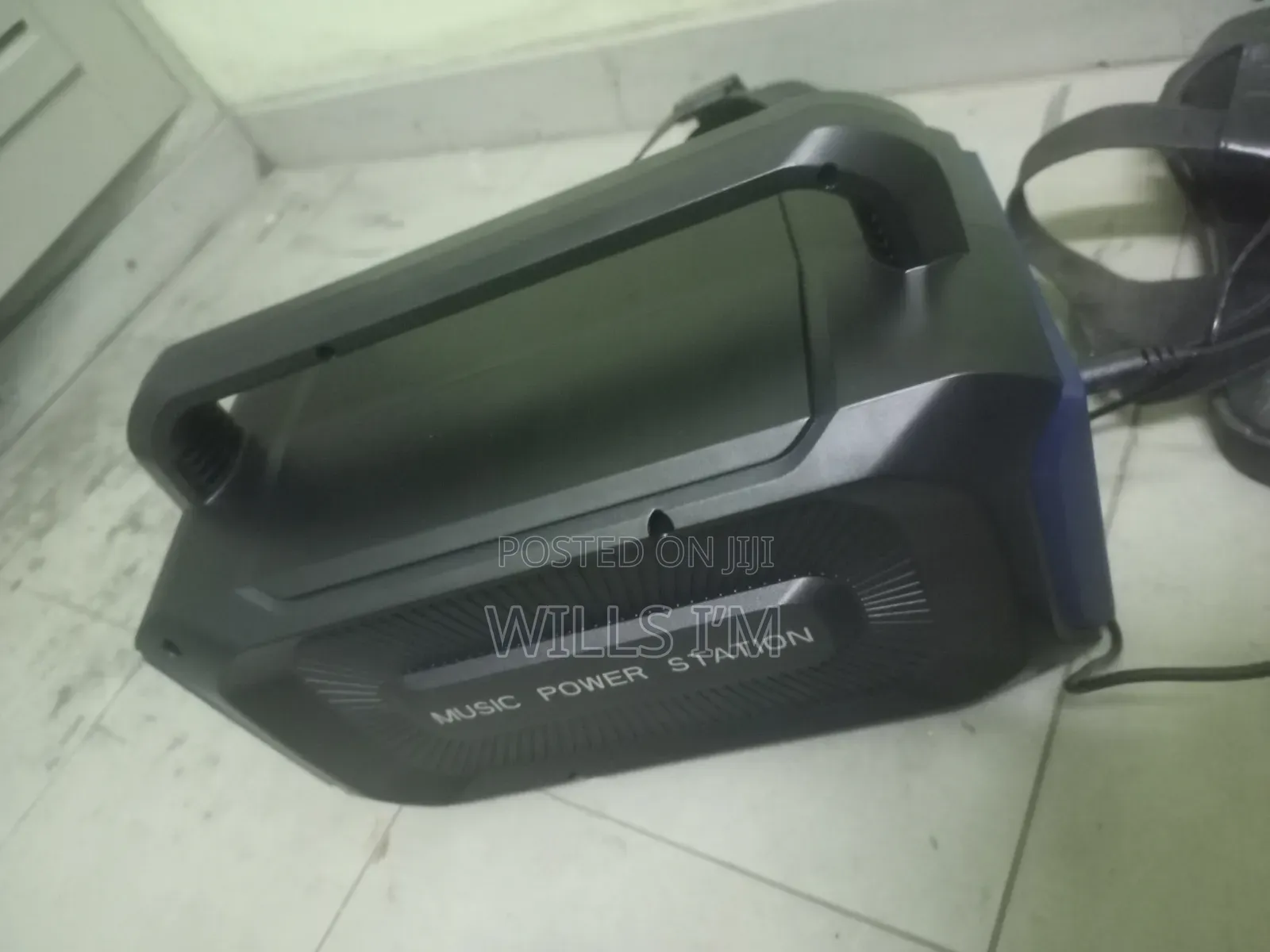 200 Watts Duravolt Solar Power Generator