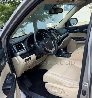 Toyota Highlander 2016 Gold