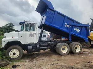 Mack R Model Tipper
