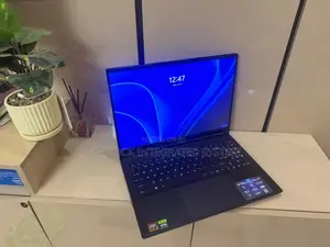Laptop MSI Stealth 16 AI Studio 32GB AMD Ryzen 9 SSD 1T