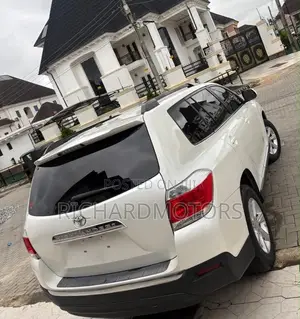 Toyota Highlander Limited 2012 White