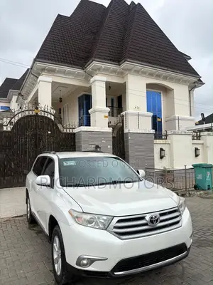 Toyota Highlander Limited 2012 White