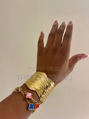Elegant Women’s Jewelry | Bangles
