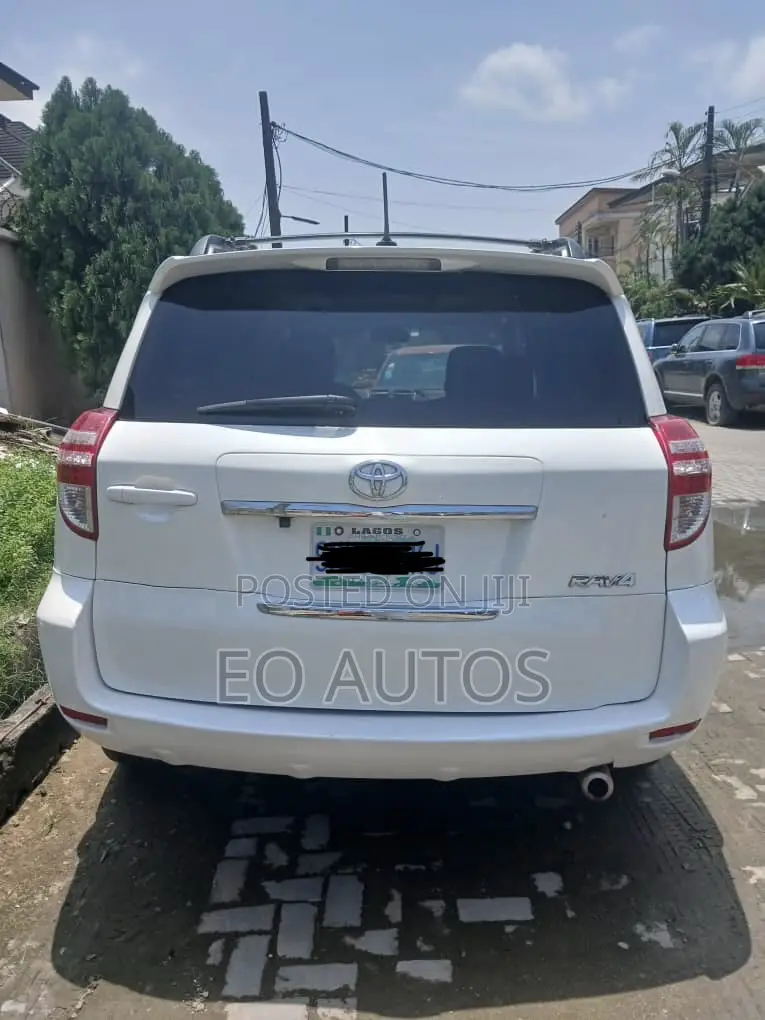 Toyota RAV4 2009 White