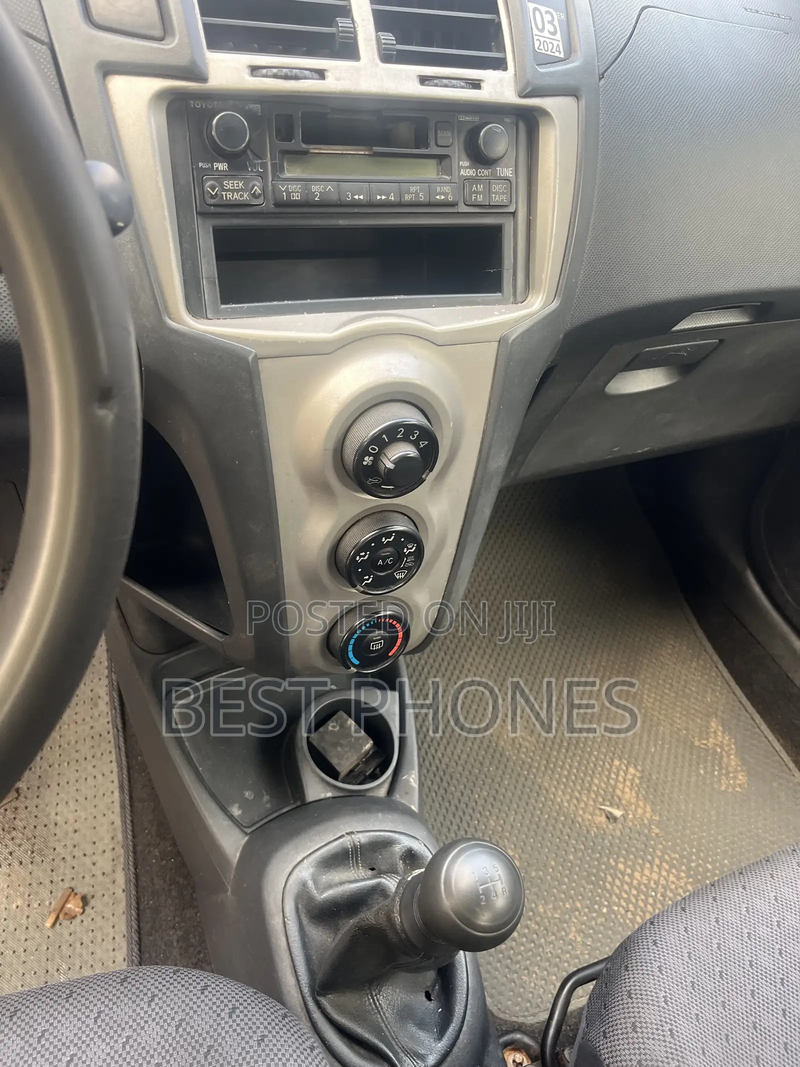 Toyota Yaris 2010 White