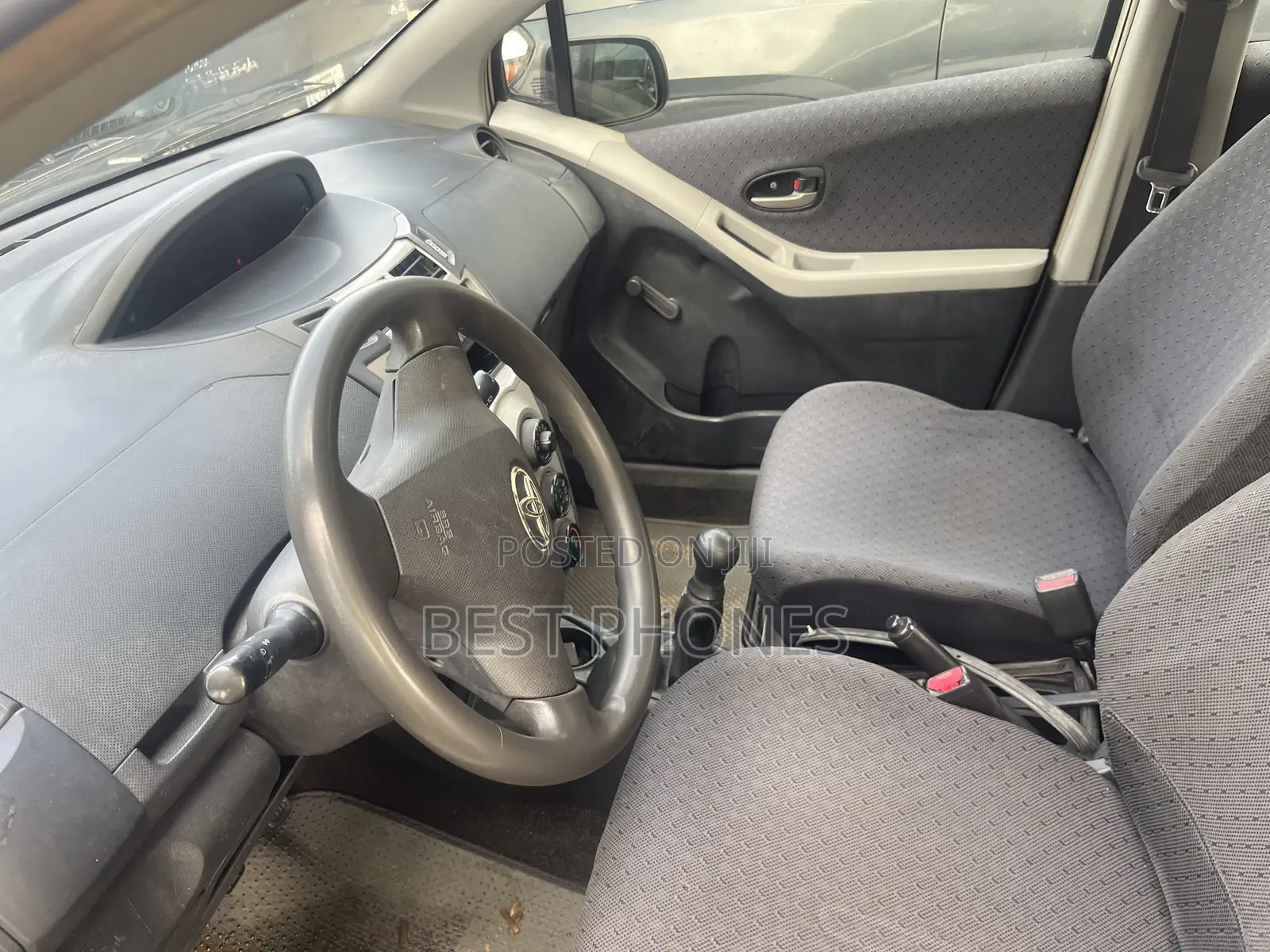 Toyota Yaris 2010 White