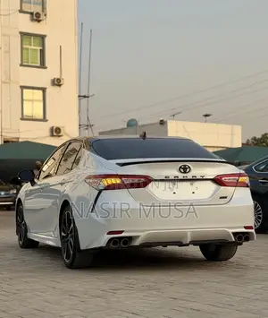 Toyota Camry XSE V6 (3.5L V6 8A) 2019 White