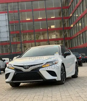 Toyota Camry XSE V6 (3.5L V6 8A) 2019 White