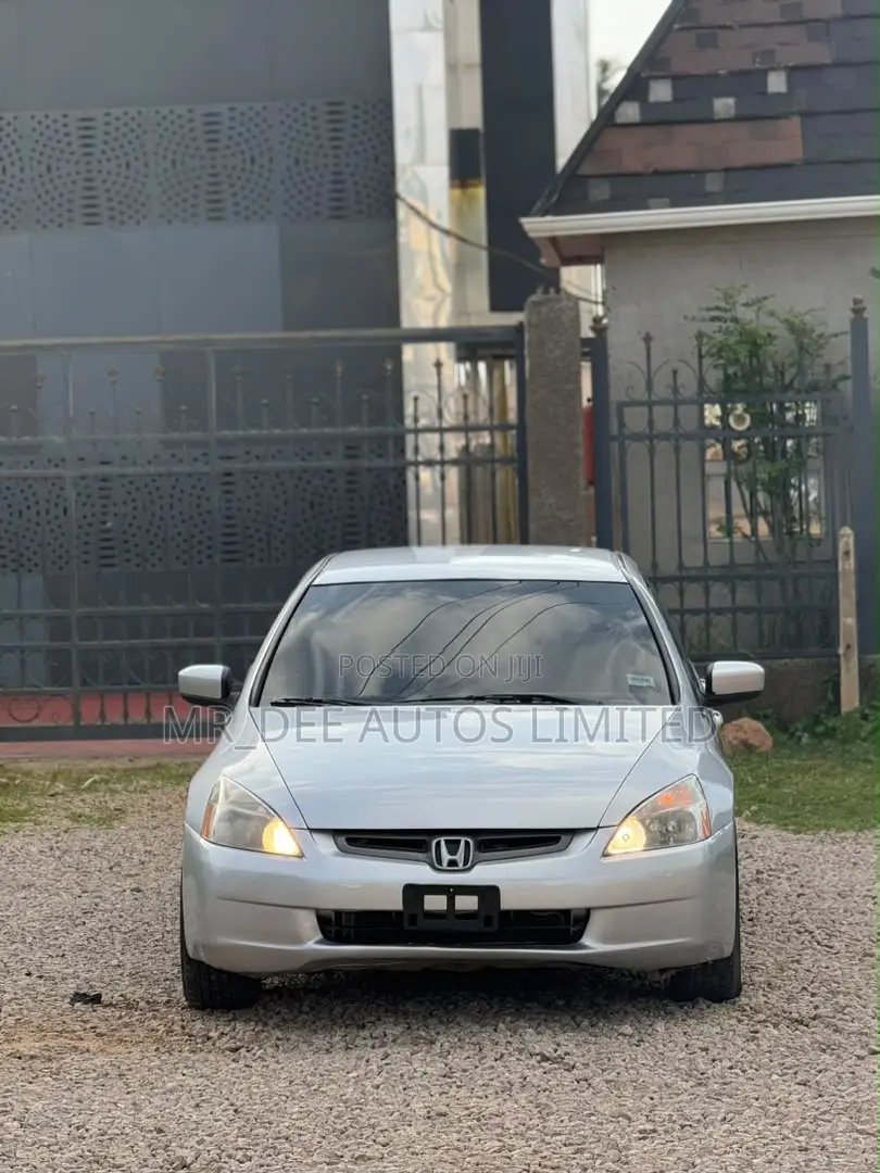 Honda Accord 2005 Silver