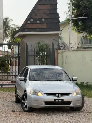 Honda Accord 2005 Silver