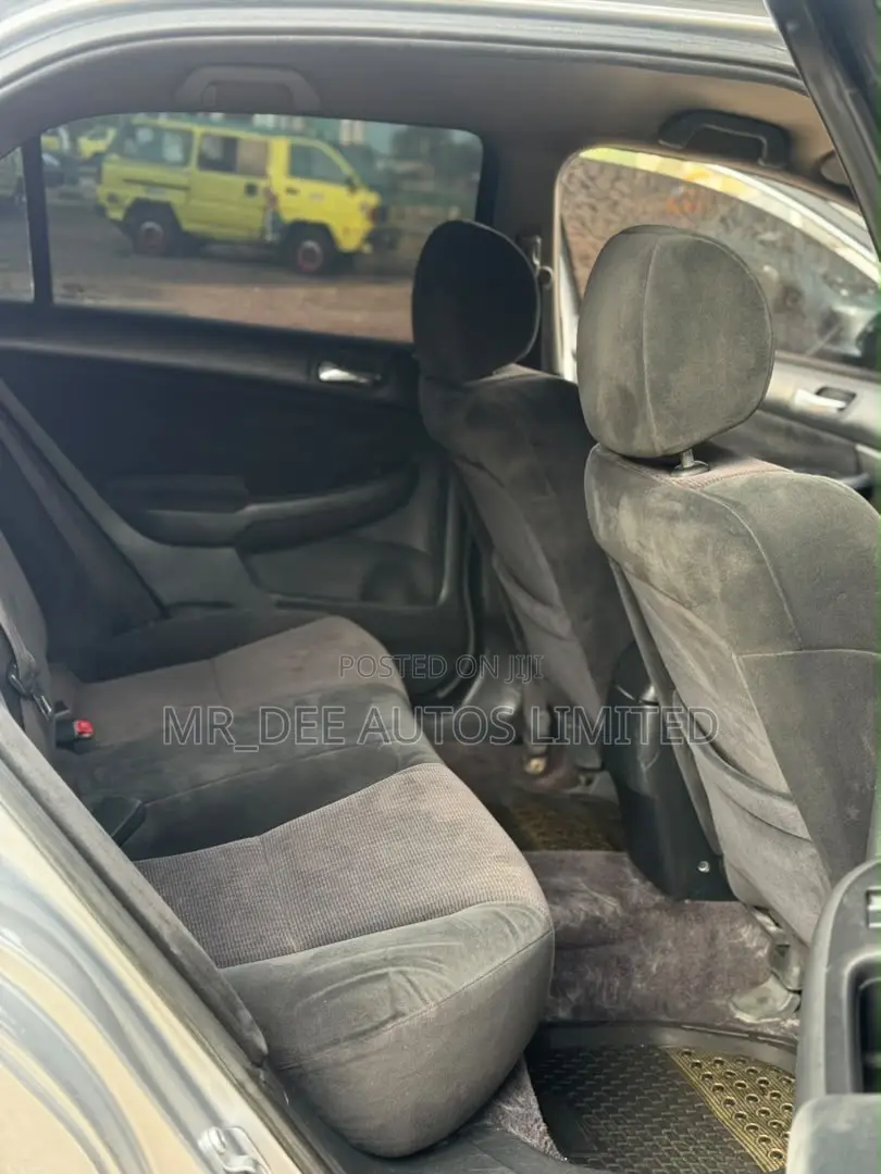 Honda Accord 2005 Silver