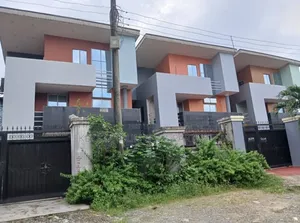 12bdrm Duplex in New Gra , Port for rent