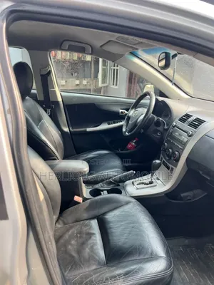 Toyota Corolla 2010 Silver