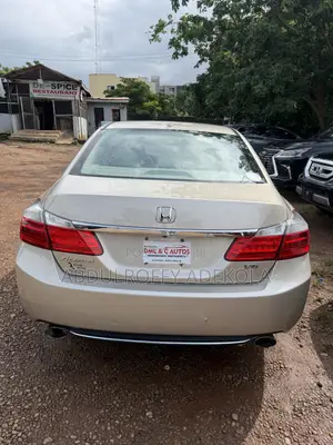 Honda Accord EX-L V-6 4dr Sedan w/Navigation (3.5L 6cyl 6A) 2014 Gold