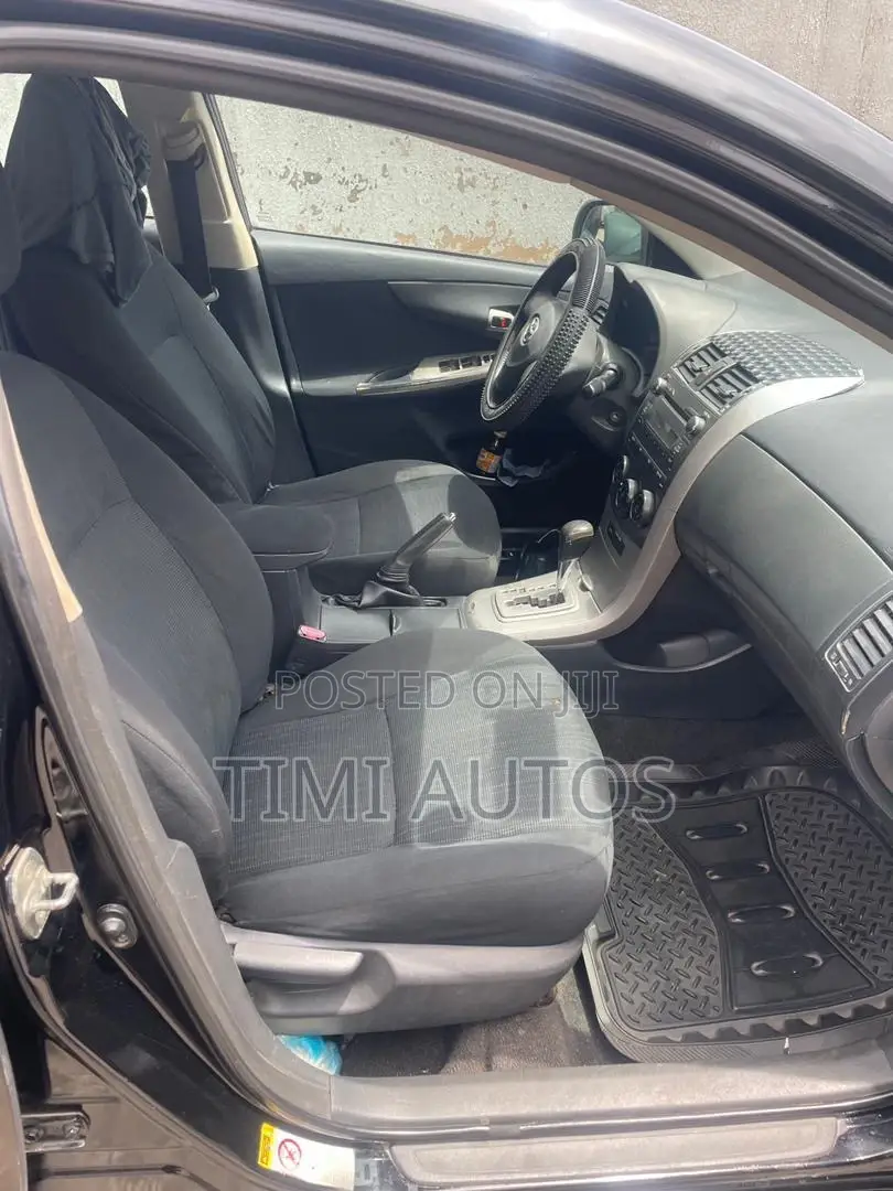 Toyota Corolla 2010 Black
